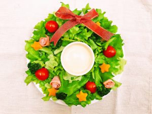 【クリスマスレシピ】リースサラダ