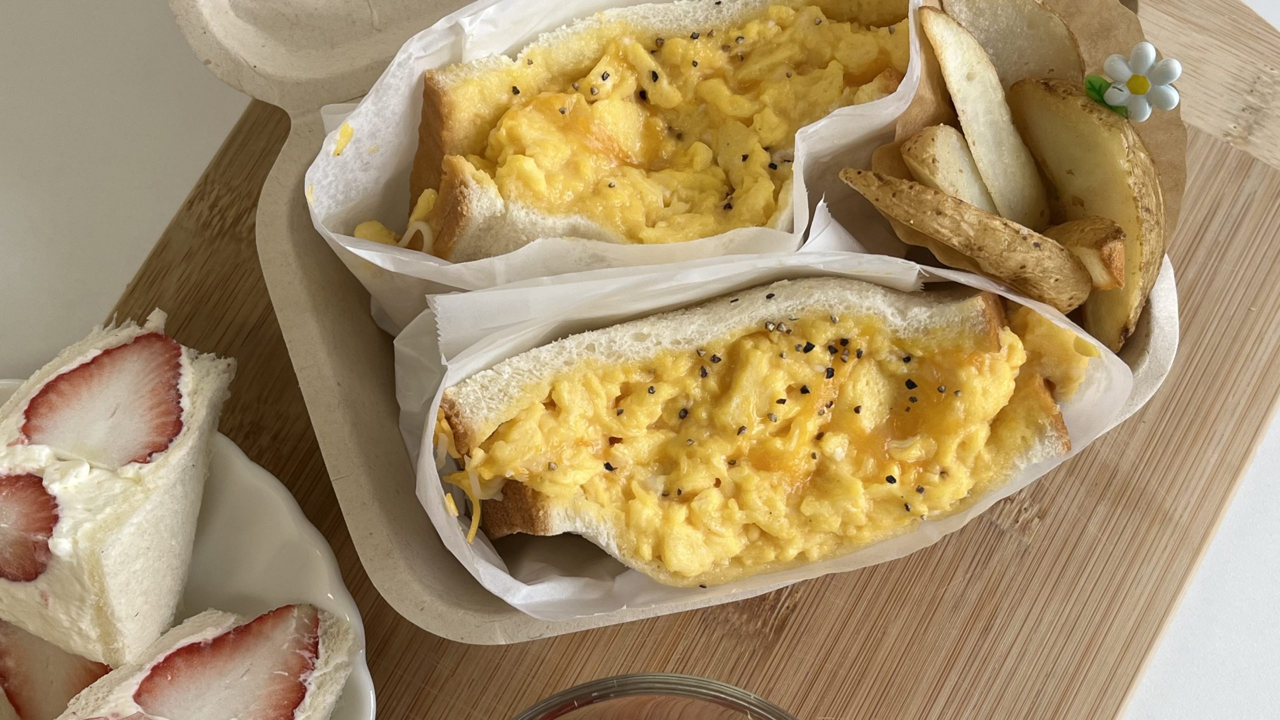 ふわとろチーズオムレツサンド